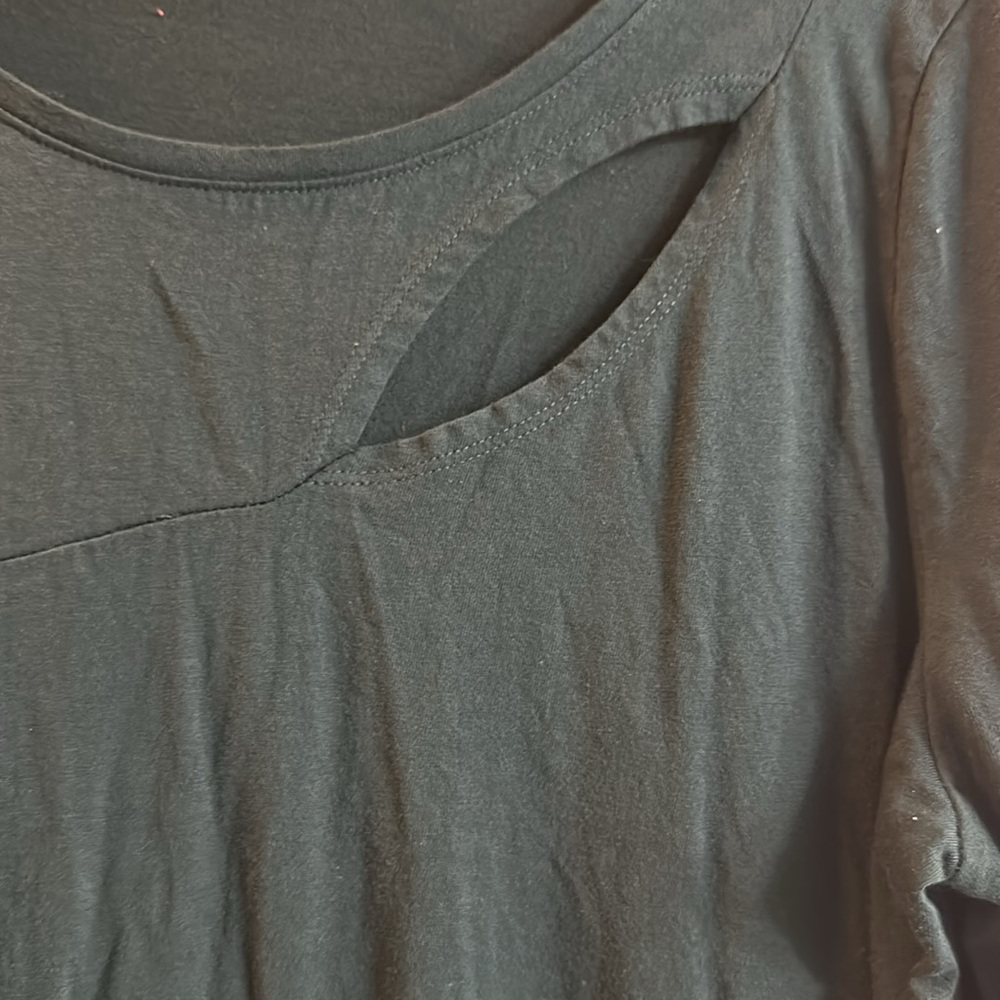 INC, international concepts, green blouse, long sleeved with chest, cut out - Picture 2 of 2